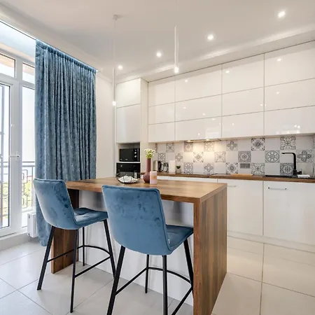Apartment сучасна з панорамними вікнами та видом на море Fainorent *