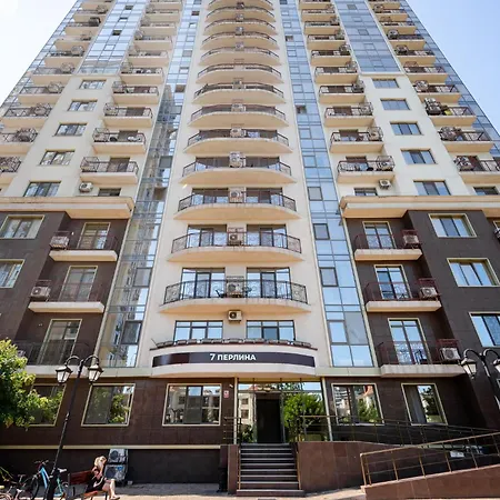 Apartment сучасна з панорамними вікнами та видом на море Fainorent Odesa