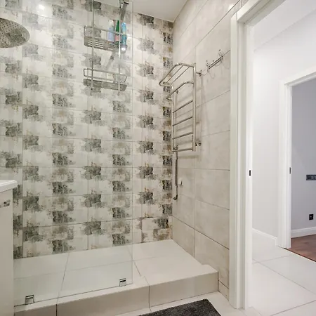 Apartment сучасна з панорамними вікнами та видом на море Fainorent *
