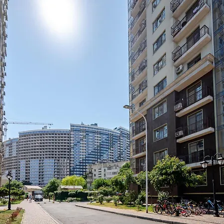 сучасна з панорамними вікнами та видом на море Fainorent Apartment *